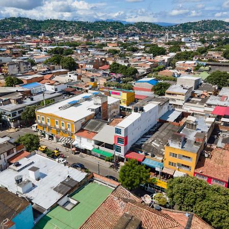 Hotel Media Luna Cúcuta Kültér fotó